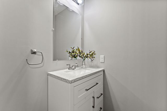 1592 Sherwood Court, Eagan, MN 55122