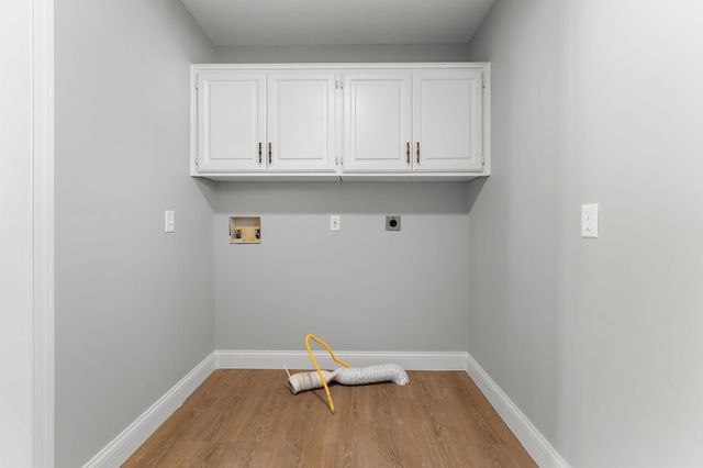 1592 Sherwood Court, Eagan, MN 55122