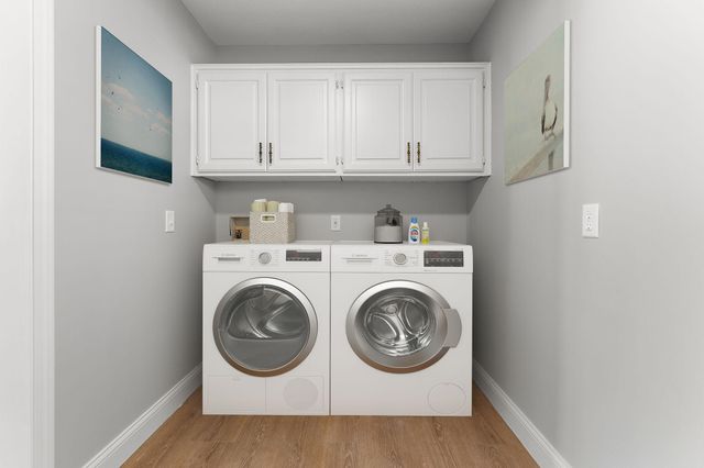 1592 Sherwood Court, Eagan, MN 55122