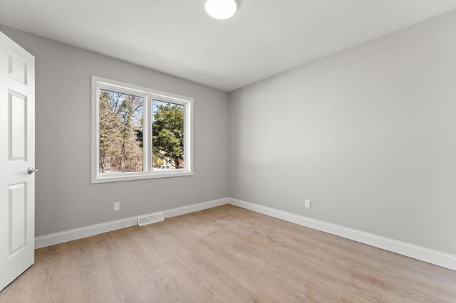 1592 Sherwood Court, Eagan, MN 55122