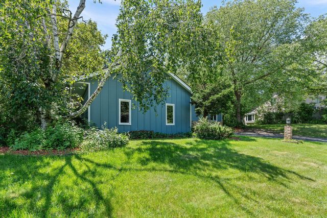 1592 Sherwood Court, Eagan, MN 55122