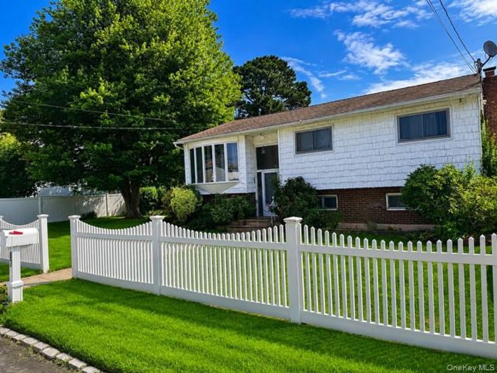 87 S 28th Street, Wyandanch, NY 11798 — photo 2