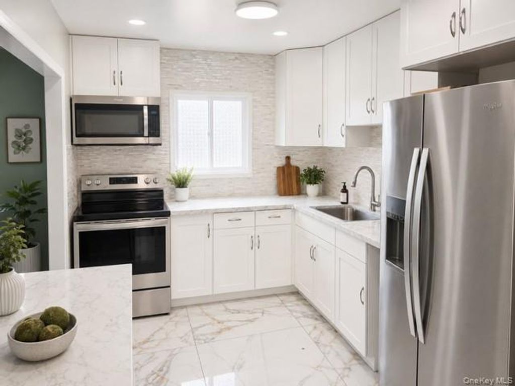 87 S 28th Street, Wyandanch, NY 11798 — photo 4