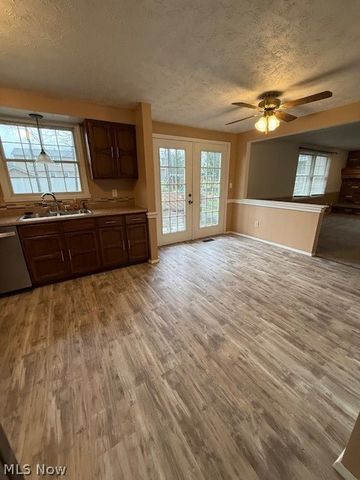 6884 Slippery Rock Drive, Canfield, OH 44406