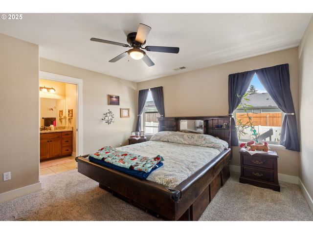 700 Se TOKAY St, Winston, OR 97496