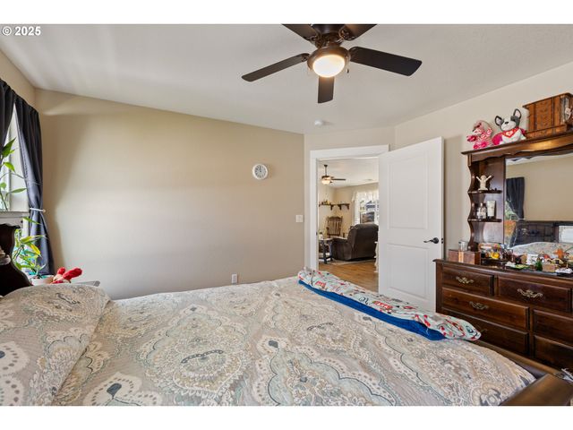 700 Se TOKAY St, Winston, OR 97496