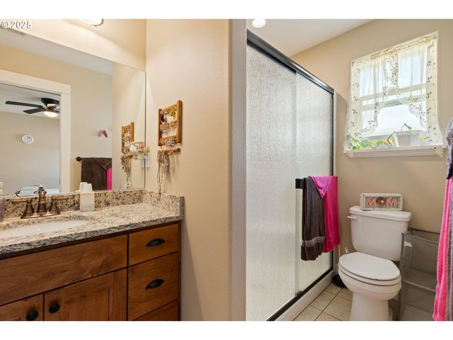 700 Se TOKAY St, Winston, OR 97496