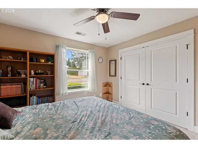 700 Se TOKAY St, Winston, OR 97496