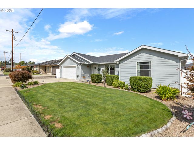 700 Se TOKAY St, Winston, OR 97496