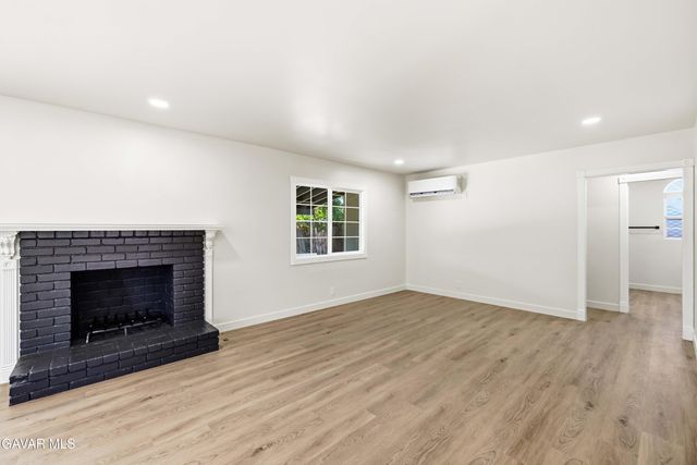 8417 Columbus Avenue, North Hills, CA 91343