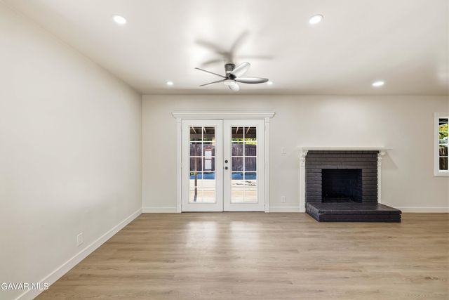 8417 Columbus Avenue, North Hills, CA 91343