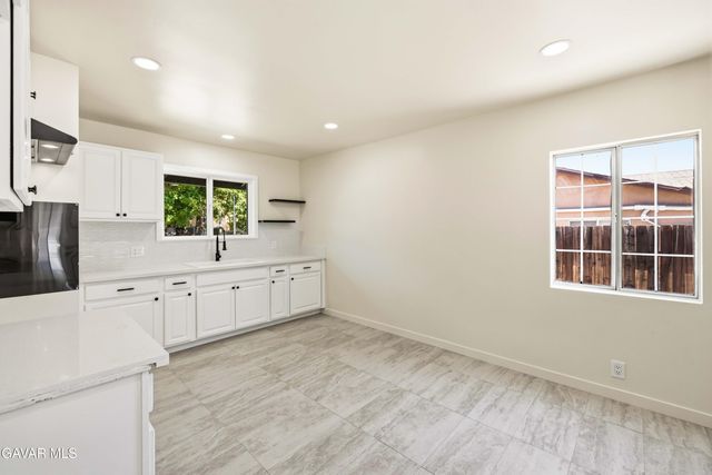 8417 Columbus Avenue, North Hills, CA 91343