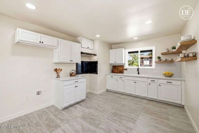 8417 Columbus Avenue, North Hills, CA 91343