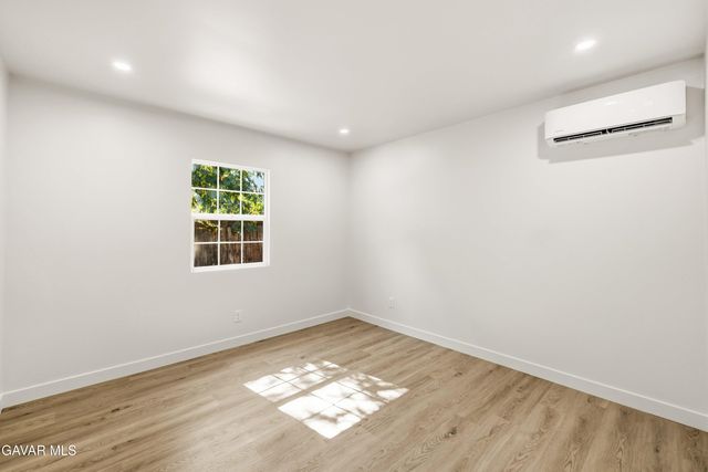 8417 Columbus Avenue, North Hills, CA 91343
