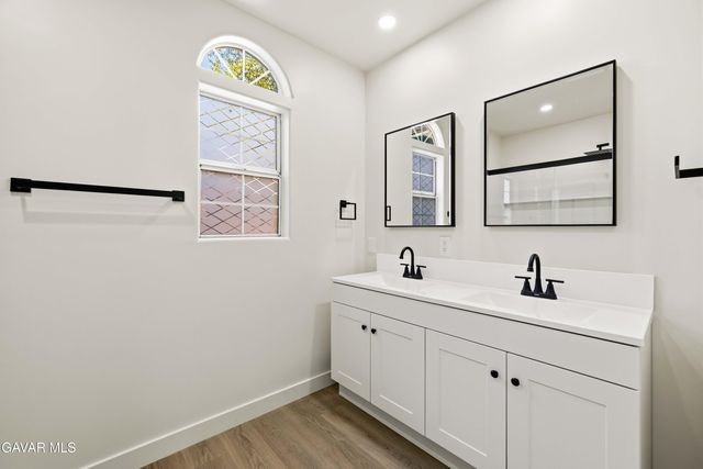 8417 Columbus Avenue, North Hills, CA 91343