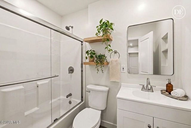 8417 Columbus Avenue, North Hills, CA 91343