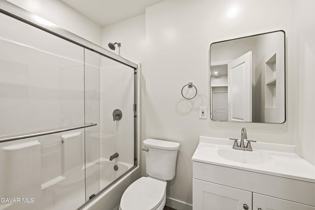 8417 Columbus Avenue, North Hills, CA 91343