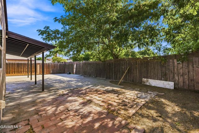 8417 Columbus Avenue, North Hills, CA 91343