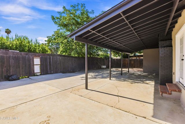 8417 Columbus Avenue, North Hills, CA 91343