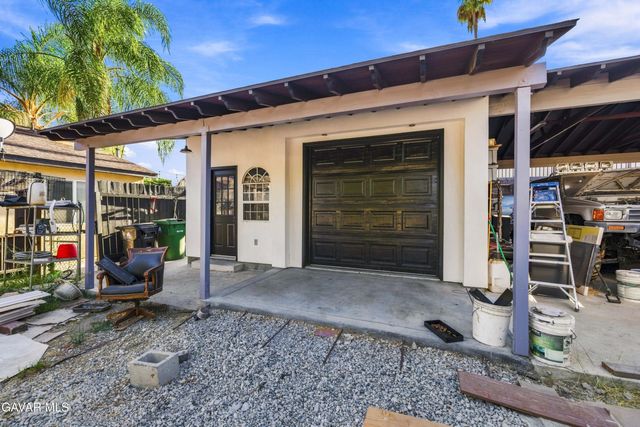 8417 Columbus Avenue, North Hills, CA 91343