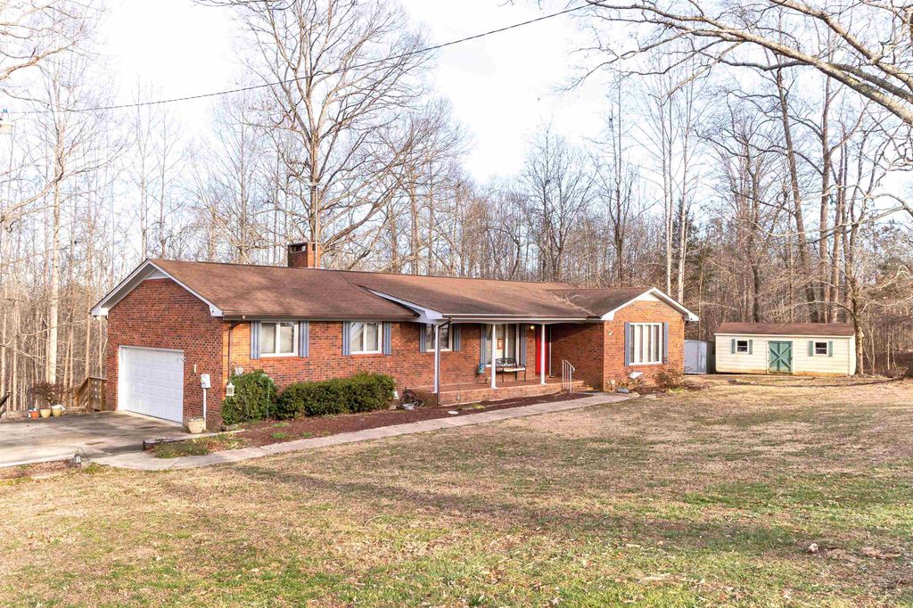 167 Great Meadows Dr, Gaffney, SC 29340