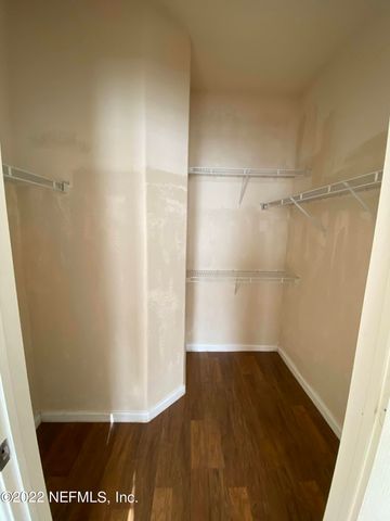 8290 GATE Parkway W 901, Jacksonville, FL 32216