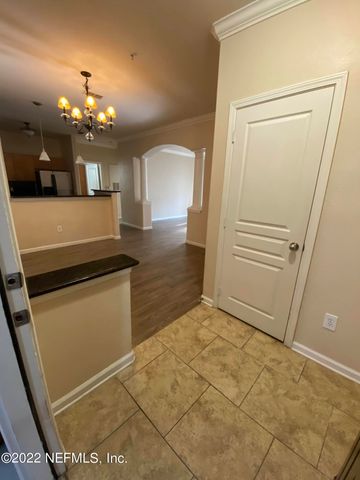8290 GATE Parkway W 901, Jacksonville, FL 32216
