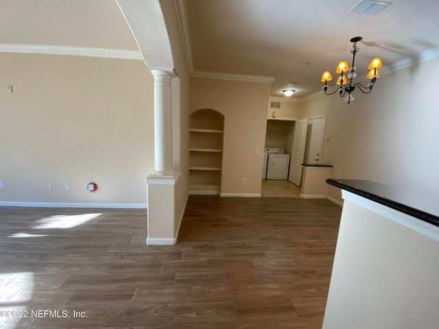 8290 GATE Parkway W 901, Jacksonville, FL 32216