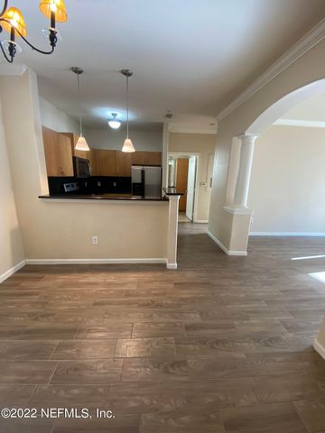 8290 GATE Parkway W 901, Jacksonville, FL 32216
