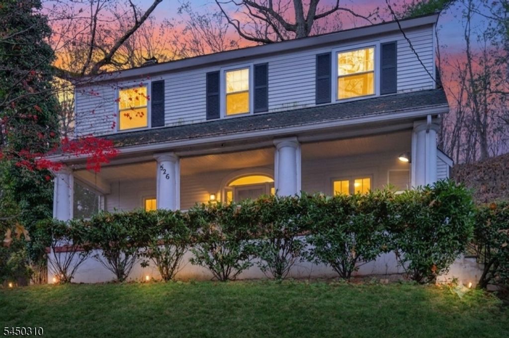 526 Highland Ave, Montclair Twp., NJ 07043 — photo 2