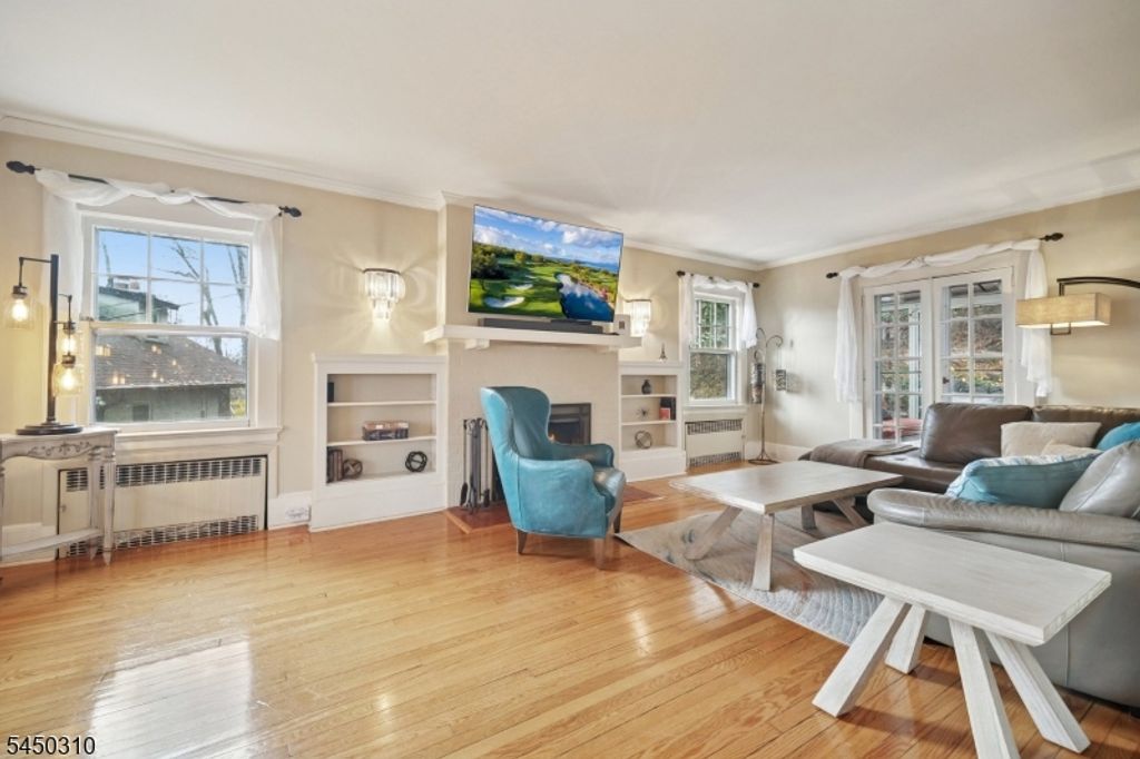 526 Highland Ave, Montclair Twp., NJ 07043 — photo 3