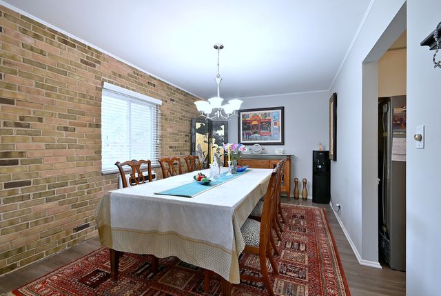 360 Claymoor Avenue 2E, Hinsdale, IL 60521