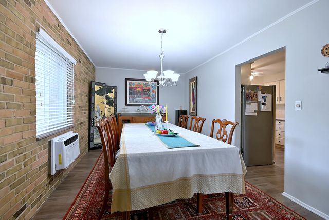 360 Claymoor Avenue 2E, Hinsdale, IL 60521