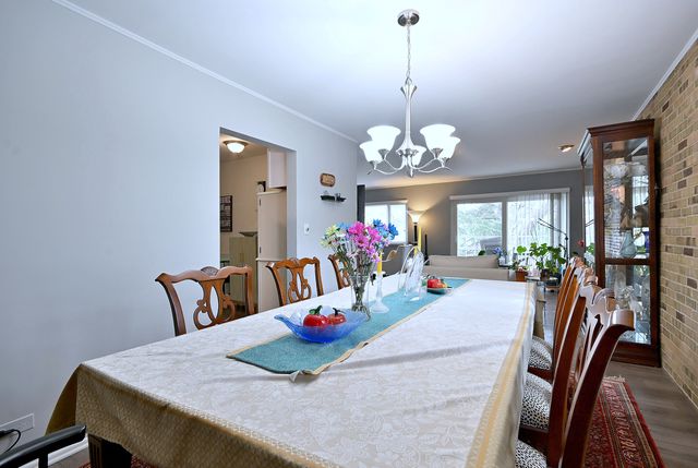 360 Claymoor Avenue 2E, Hinsdale, IL 60521