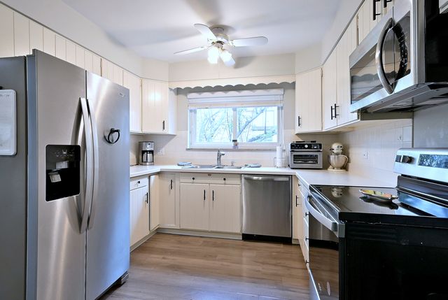 360 Claymoor Avenue 2E, Hinsdale, IL 60521