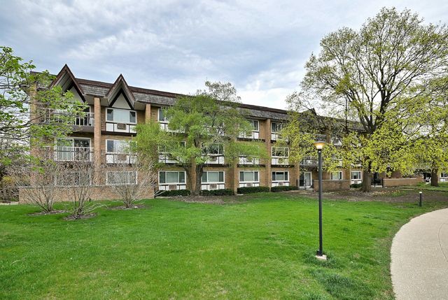 360 Claymoor Avenue 2E, Hinsdale, IL 60521