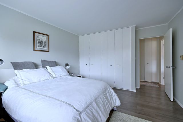 360 Claymoor Avenue 2E, Hinsdale, IL 60521