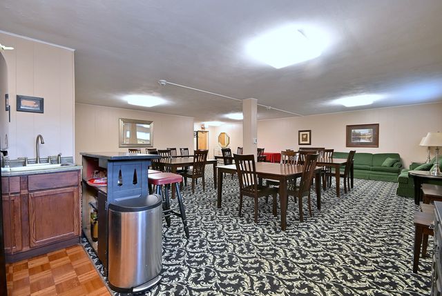 360 Claymoor Avenue 2E, Hinsdale, IL 60521