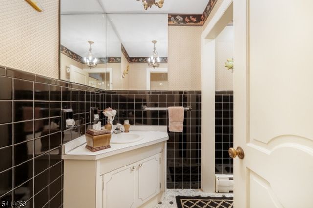 403 Roberts Ln, Scotch Plains Twp., NJ 07076