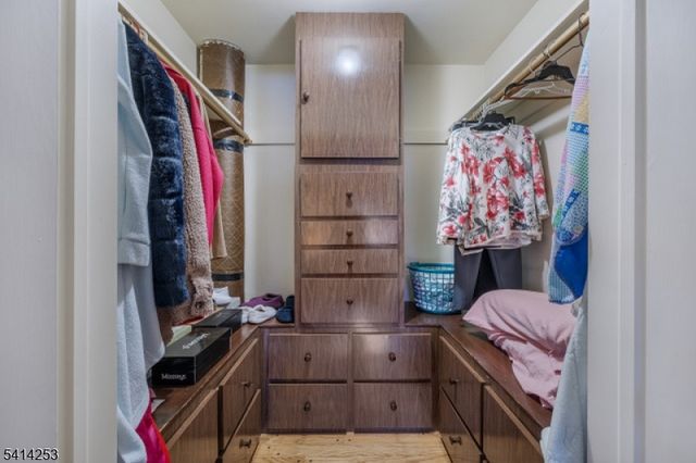 403 Roberts Ln, Scotch Plains Twp., NJ 07076