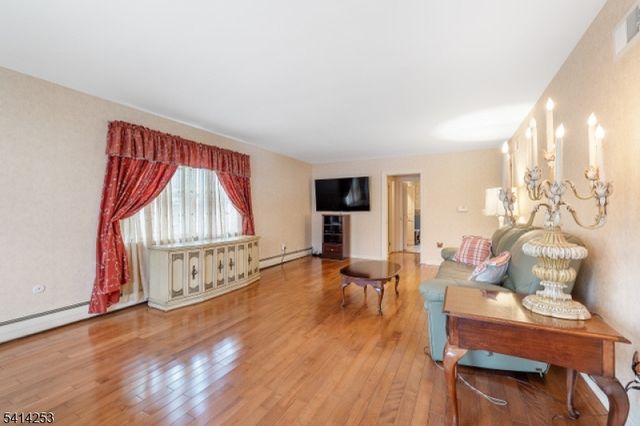 403 Roberts Ln, Scotch Plains Twp., NJ 07076