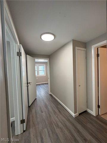 1199 Mayfield Ridge Road, Cleveland, OH 44124