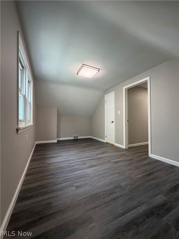 1199 Mayfield Ridge Road, Cleveland, OH 44124