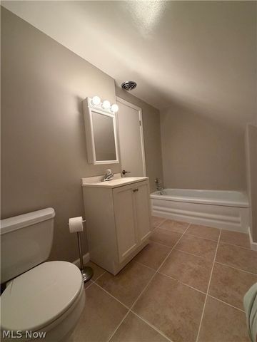 1199 Mayfield Ridge Road, Cleveland, OH 44124