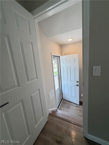 1199 Mayfield Ridge Road, Cleveland, OH 44124