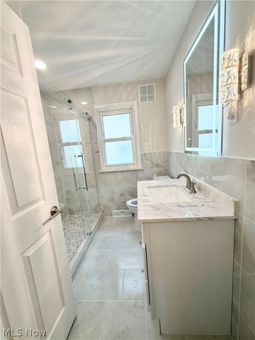 1199 Mayfield Ridge Road, Cleveland, OH 44124
