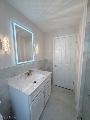1199 Mayfield Ridge Road, Cleveland, OH 44124