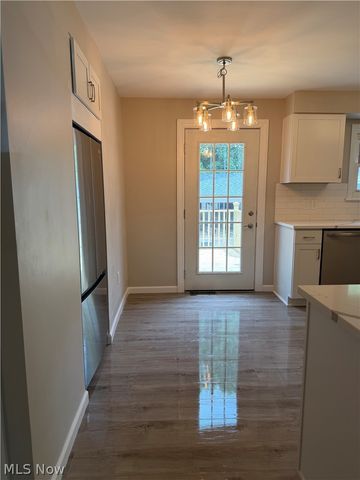 1199 Mayfield Ridge Road, Cleveland, OH 44124