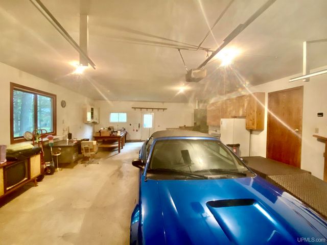 2804 Gladstone Avenue, Gladstone, MI 49837