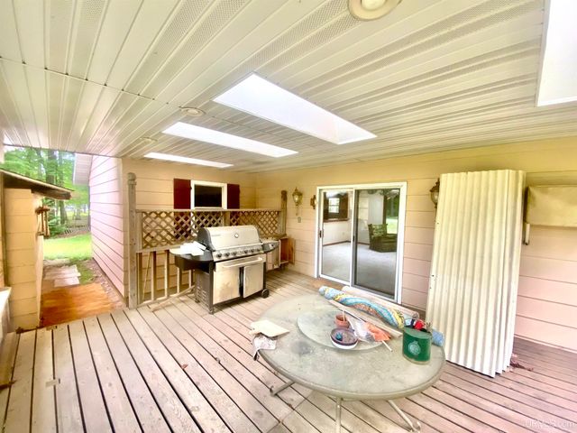 2804 Gladstone Avenue, Gladstone, MI 49837